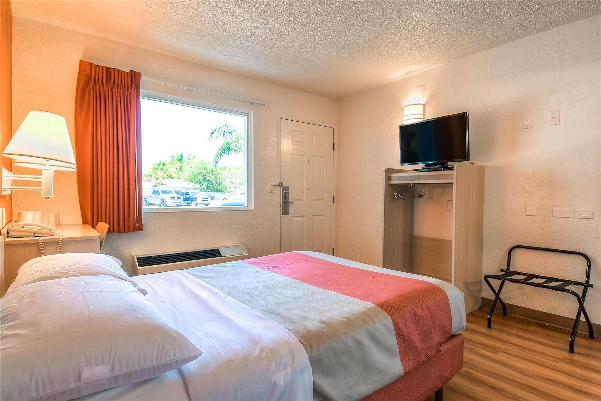 Motel 6-Norwalk, Ca - Los Angeles Exterior foto